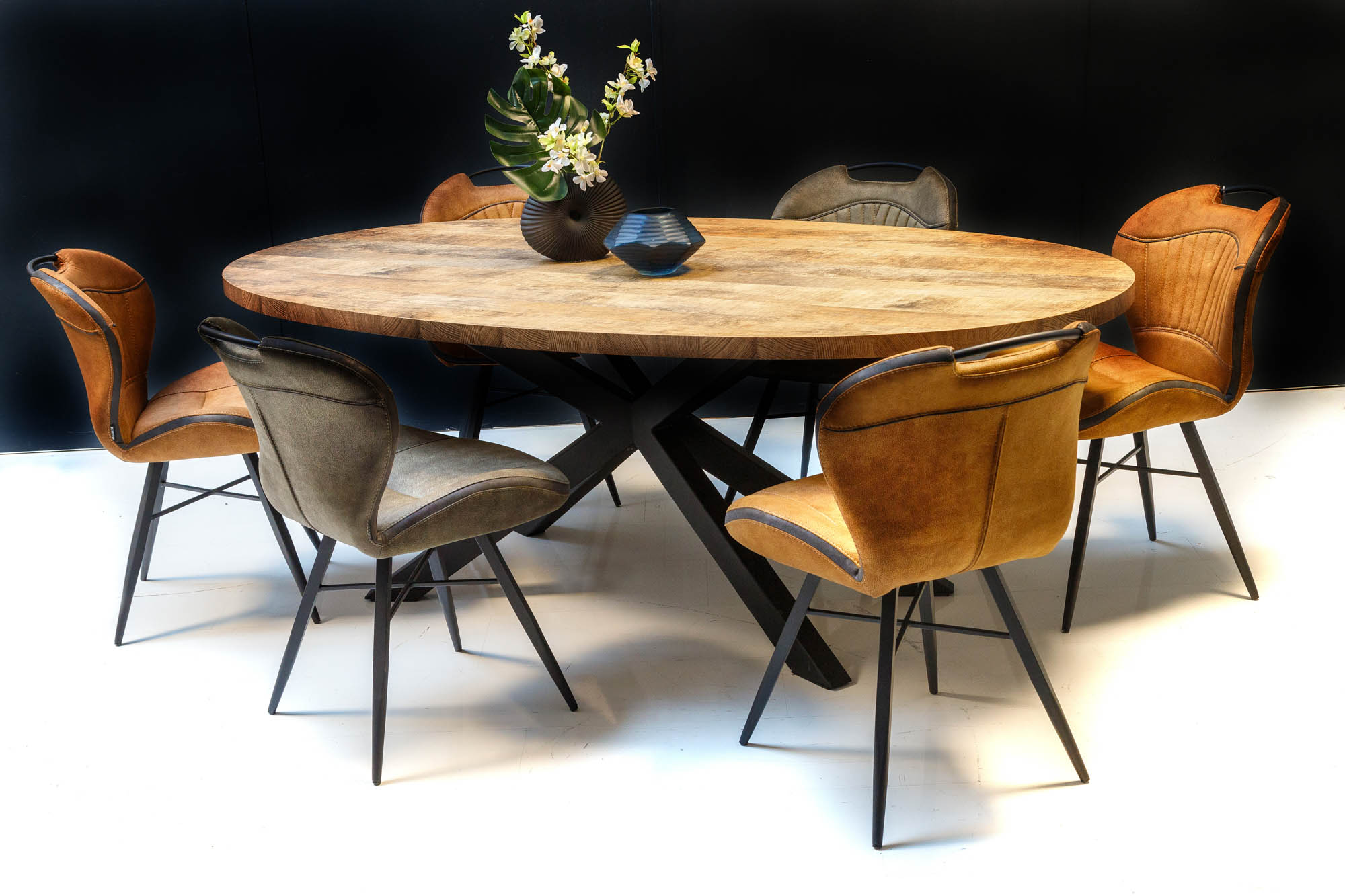 eettafel compleet met stoelen