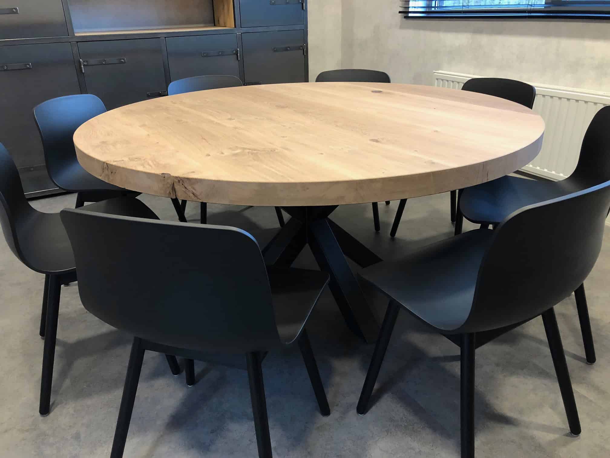 ronde tafel met 4 stoelen