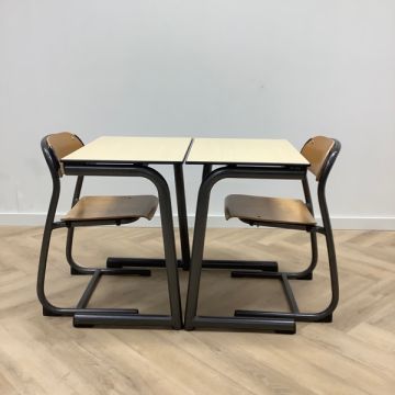 tweedehands tafel en stoelen