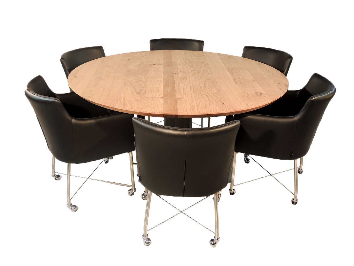 stoelen bij ronde tafel